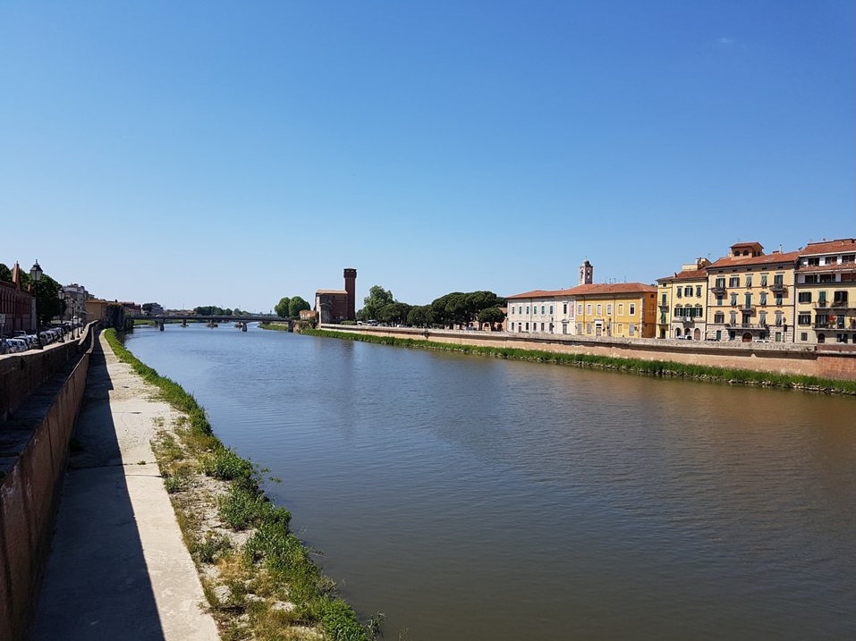 the beautiful River Arno in Pisa