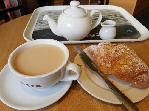 one of my favourite pasties; almond croissant, enjoyed with a pot of tea at my favourite 'coffee' cafe :)