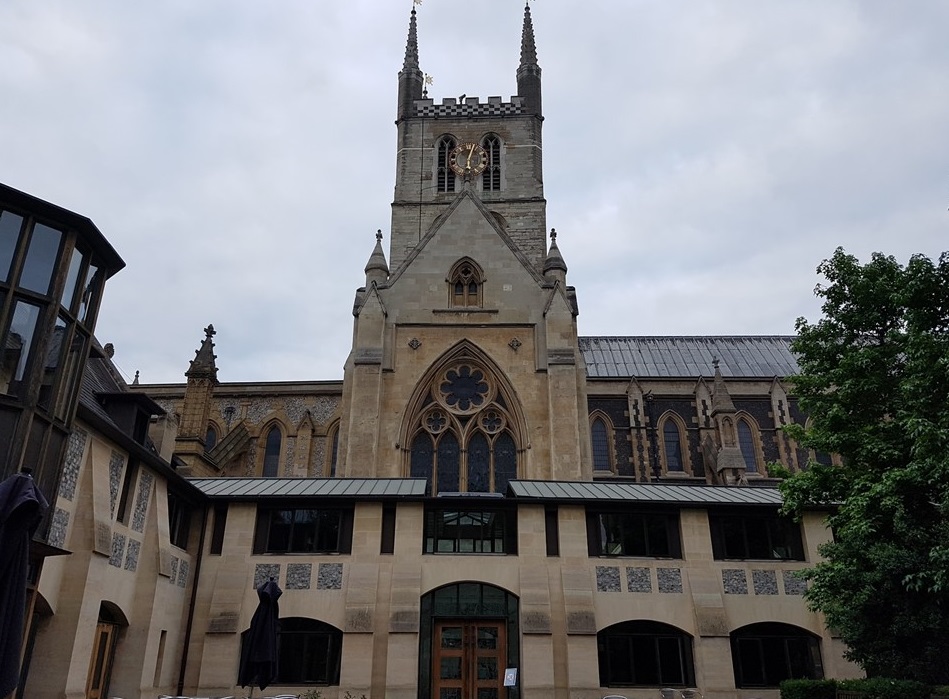 Southwark Cathedral 06;03am 09/07/2017 and just before I set off on my epic walk #inthefootstepsofChaucer to Canterbury