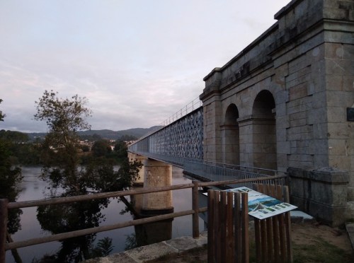 Tui International Bridge, medieval city valenca spain, camino de santiago, portuguese coastal route, portuguese central route to santiago, walking the camino, porto to santiago, walk 1000 miles, over the hill and still travelling, baby boomers, silver surfers, the boomer generation, things to do in your 60s, bucket list for the older generation,