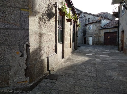 cathedral of tui, Camino Portugues, Camino de Santiago, tui, spain, camino de santiago, portuguese coastal route, portuguese central route to santiago, walking the camino, porto to santiago, walk 1000 miles, over the hill and still travelling, baby boomers, silver surfers, the boomer generation, things to do in your 60s, bucket list for the older generation,