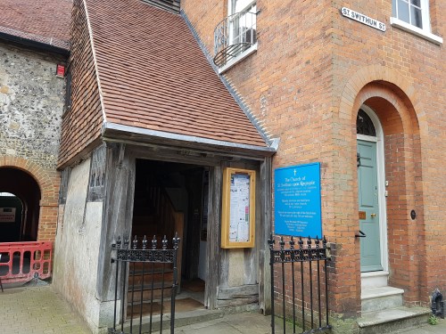 st swithuns church winchester, explore winchester, the pilgrims way, king alfreds walk