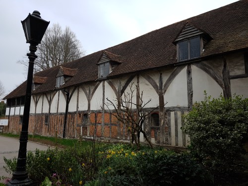 pilgrims hall winchester, winchester cathedral, city of winchester, the pilgrims way, st swithuns shrine, queen eleanors garden, old minster winchester 