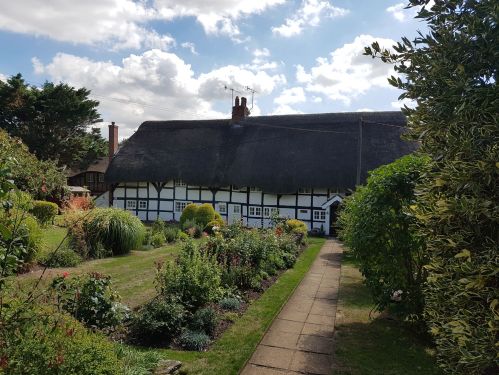 take your pick......The Pilgrim's Way, The Watercress Way, Allan King Way, St Swithun's way, The Itchen Way, walling the pilgrims way, winchester to canterbury, long distance walks uk, solo walking for women, quintessential england