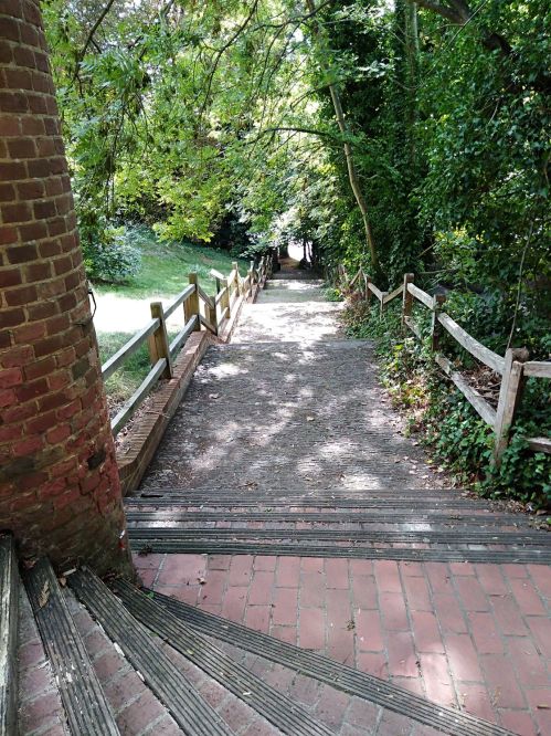 walking the pilgrims way, farnham to guildford, long distance walks in the uk, solo walking for women, farnham castle, the north downs way, churches of england, domesday book town of the england