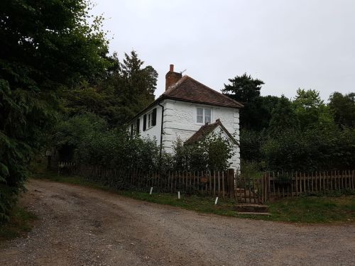 walking the pilgrims way, the pilgrims way winchester to canterbury, long distance walks england, women walking solo