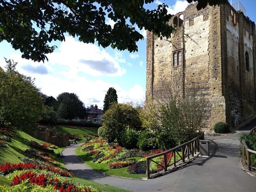 guildford castle, explore guildford, saxon guildford, exploring guildford, walking the pilgrims way, long distance walks england, wome walking solo