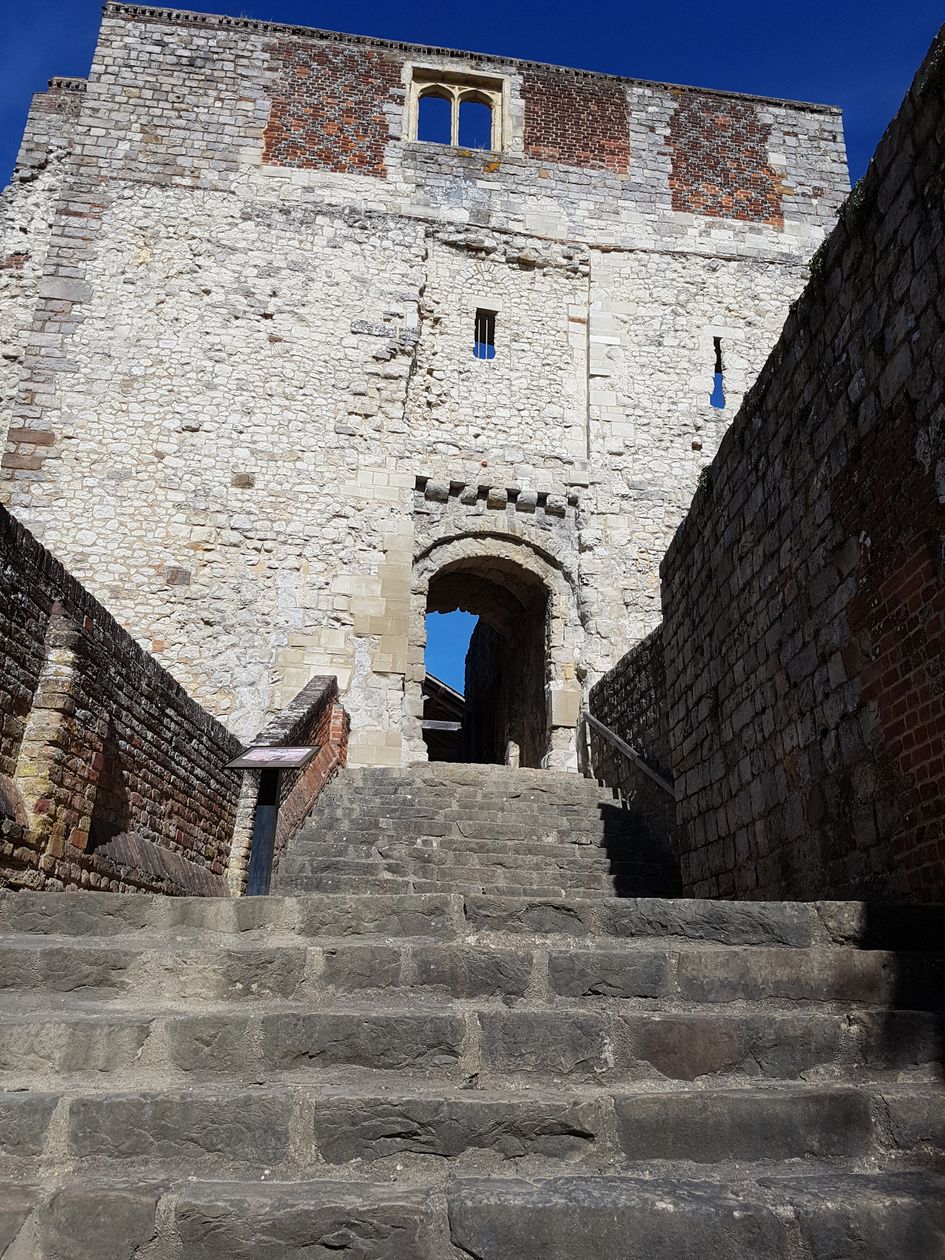 farnham castle, visit farnham castle, castles of the uk, the pilgrims way, walking the pilgrims way, long distance walks of england, women walking solo, history of england, domesday towns of england