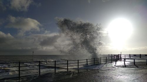 walk 1000 miles, english coast, isle of thanet, walks in england, winter waves at high tide, broadstairs harbour