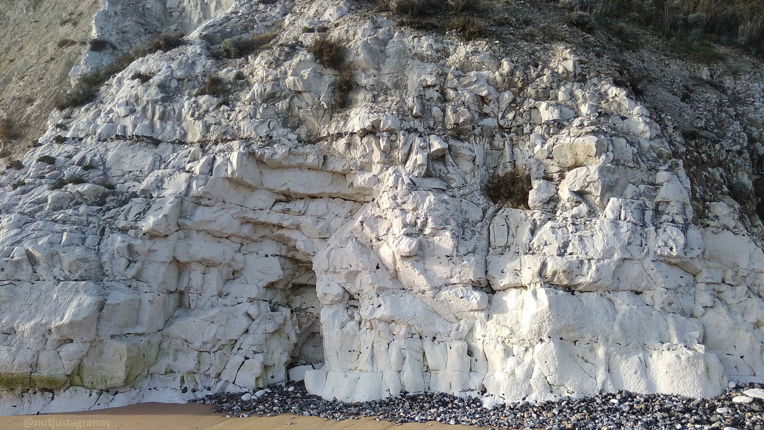 walk 1000 miles, english coast, isle of thanet, walks in england, winter waves at high tide, broadstairs harbour